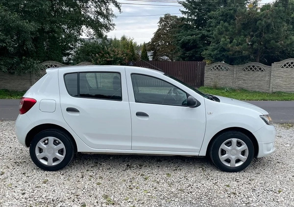 Dacia Sandero cena 24900 przebieg: 144000, rok produkcji 2015 z Sochaczew małe 326